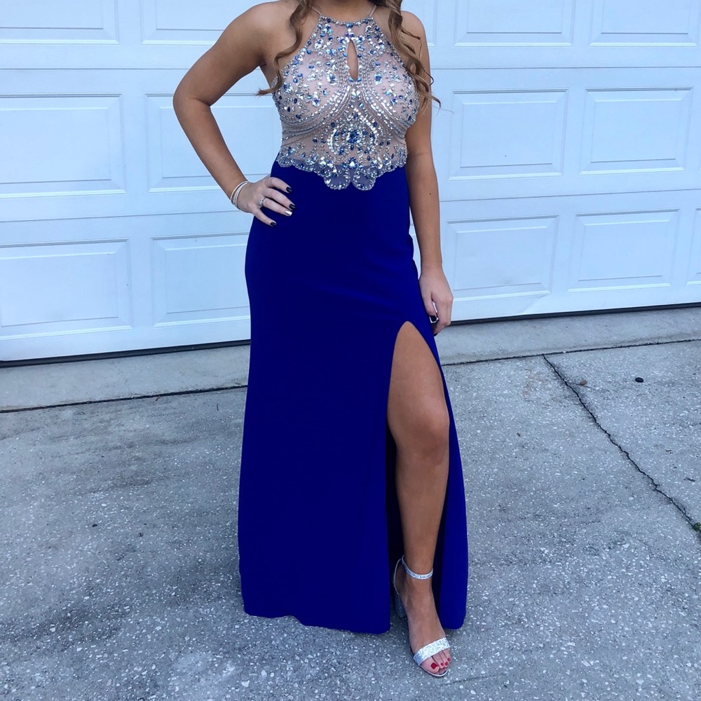 Prom dress - Picture 2 of 7